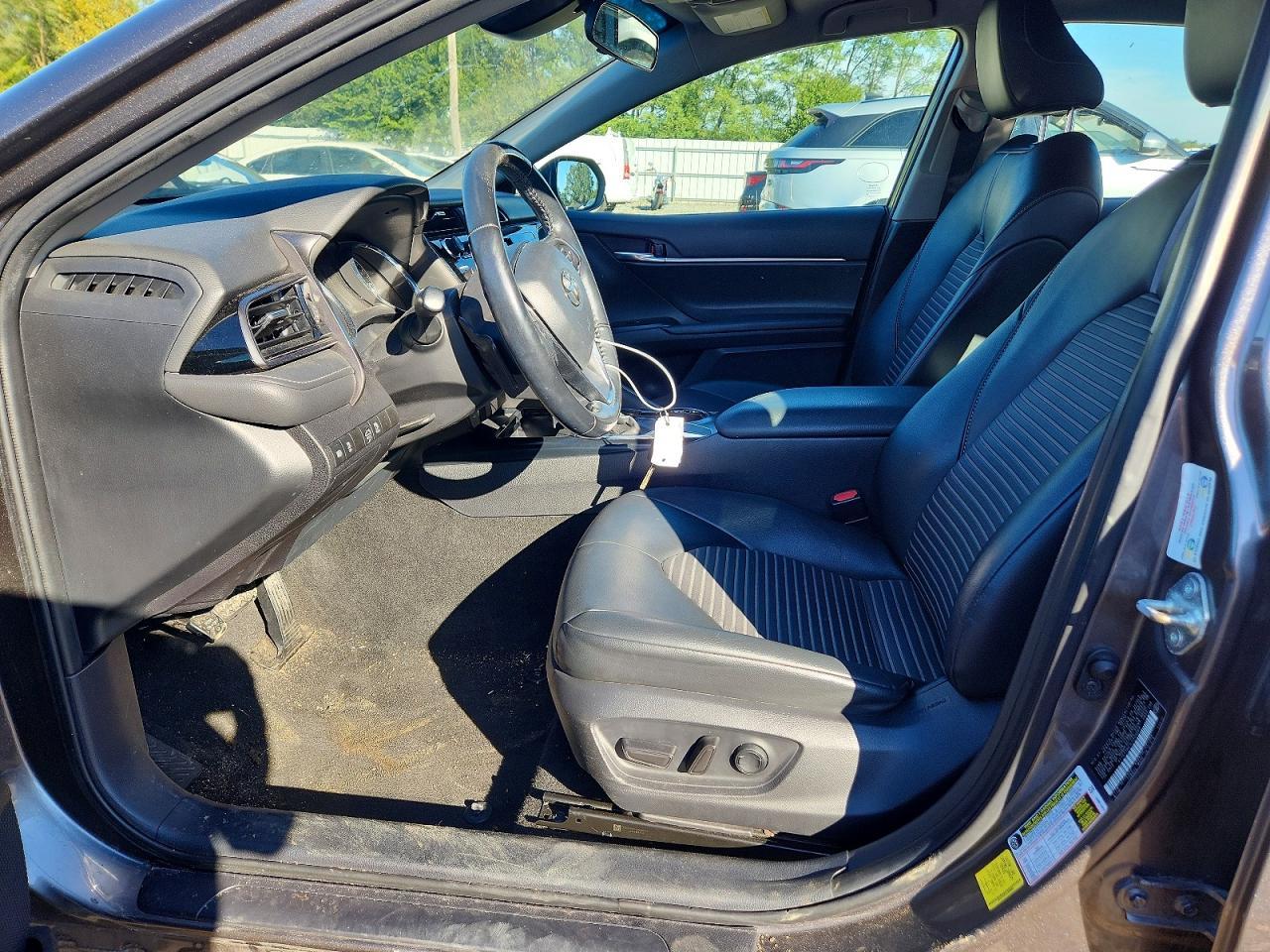 2020 Toyota Camry Se - Image 7