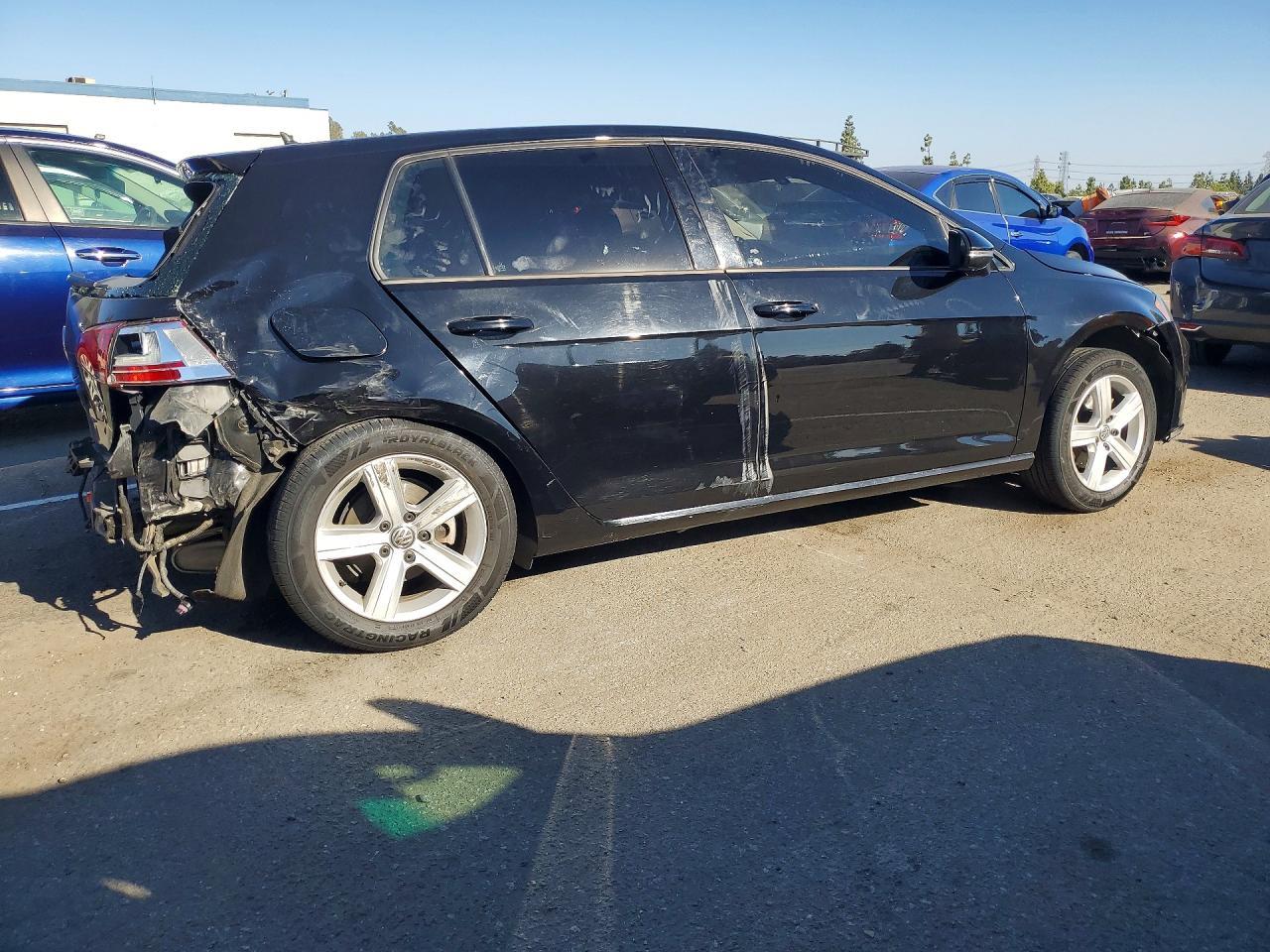 2017 Volkswagen Golf S - Фото 3