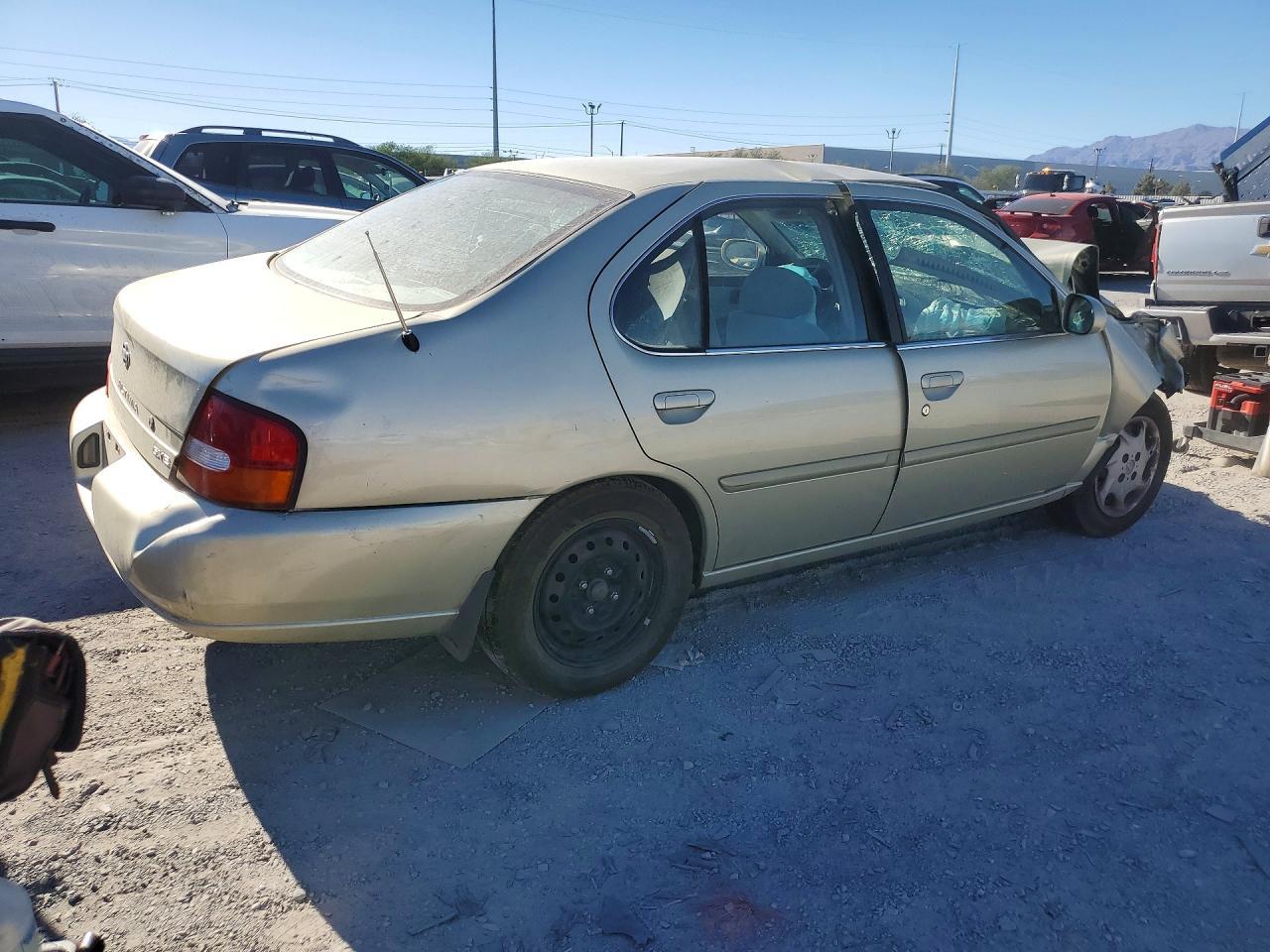 1999 Nissan Altima Xe - Image 3