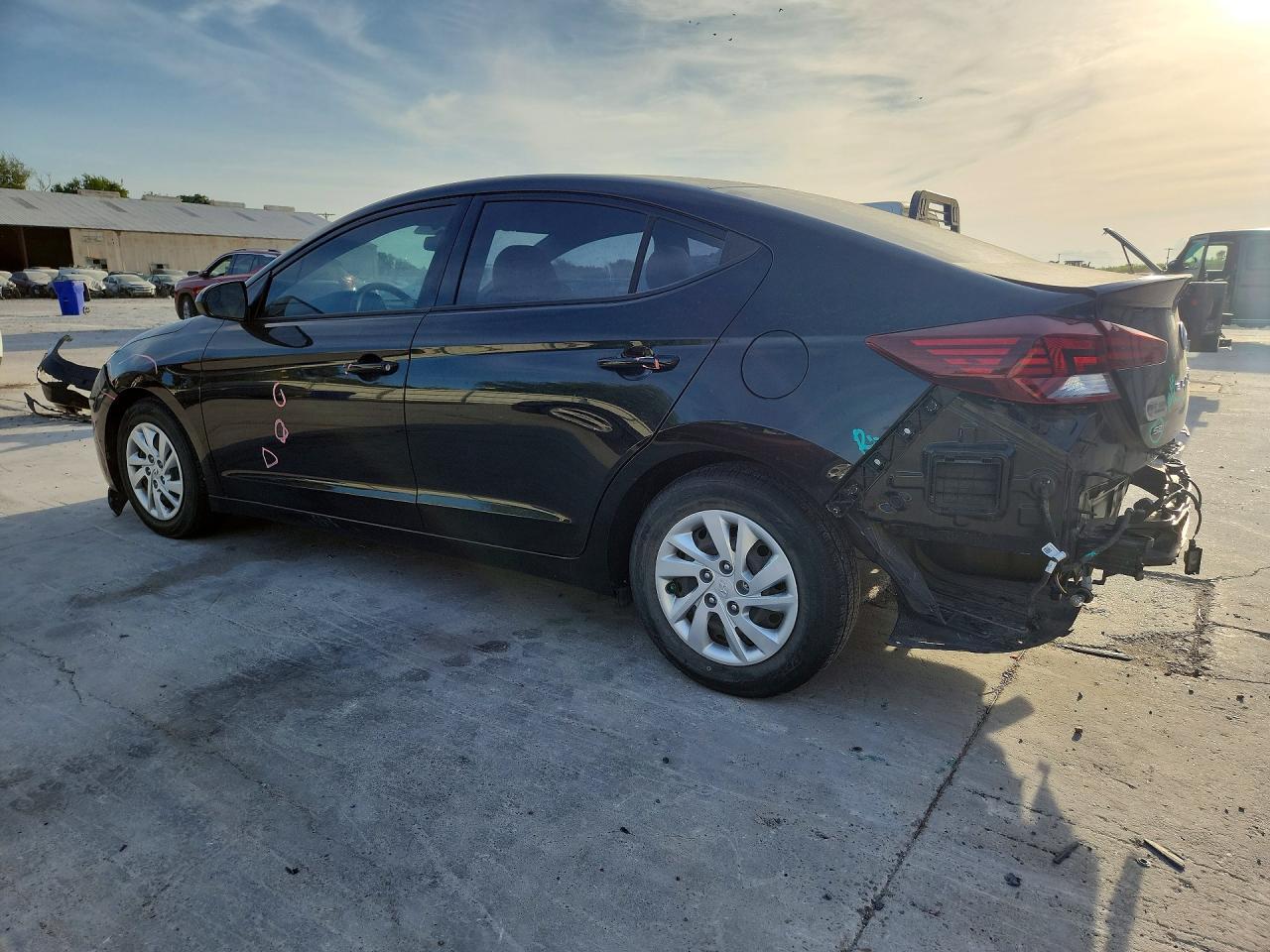 2020 Hyundai Elantra Se - Фото 2
