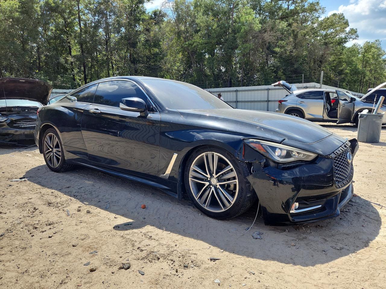 2017 Infiniti Q60 3.0T Premium - Фото 4