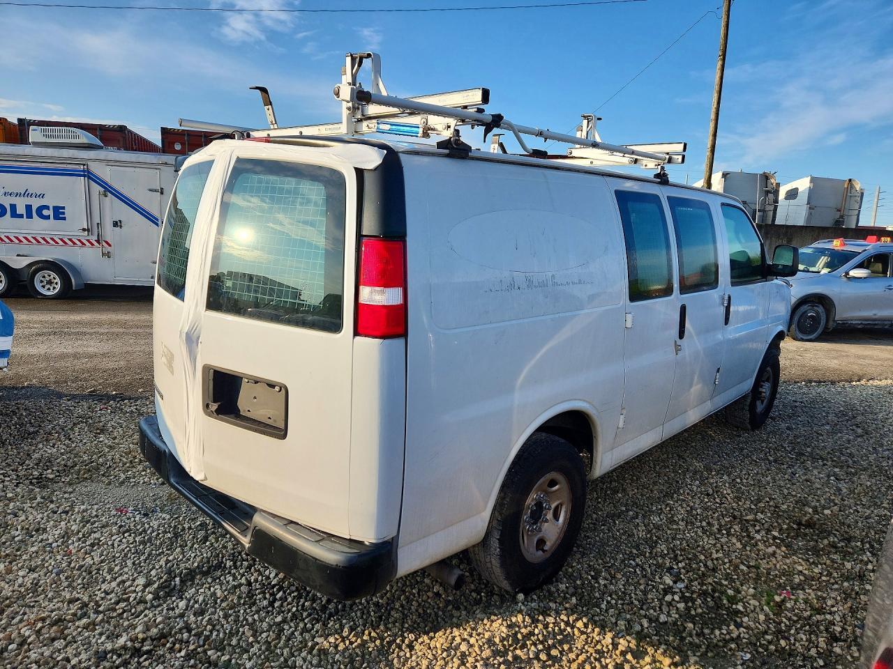 2021 Chevrolet Express G2500 - Фото 3