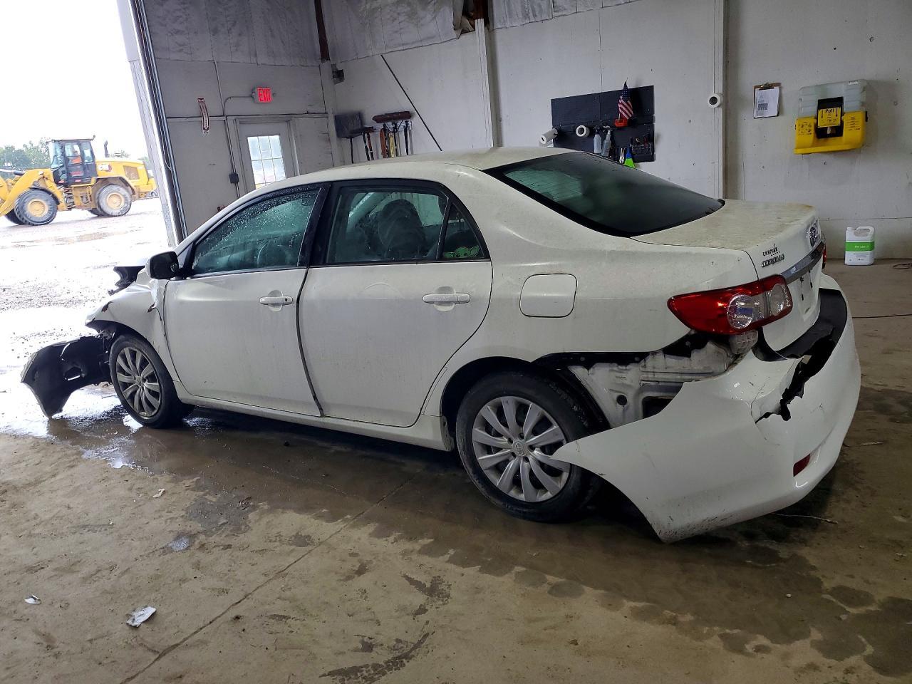 2013 Toyota Corolla Le - Фото 2