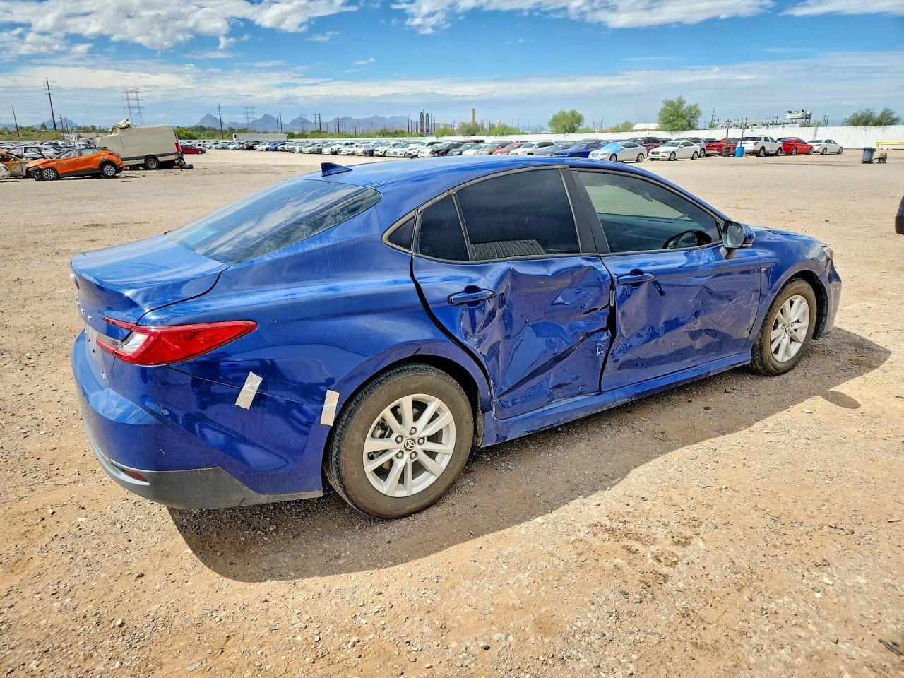 2025 Toyota Camry Le - Фото 3