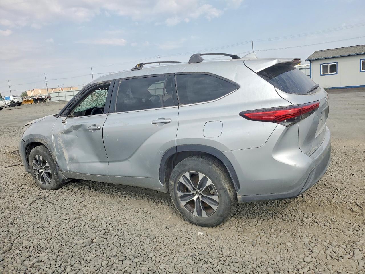 2020 Toyota Highlander Xle - Image 2