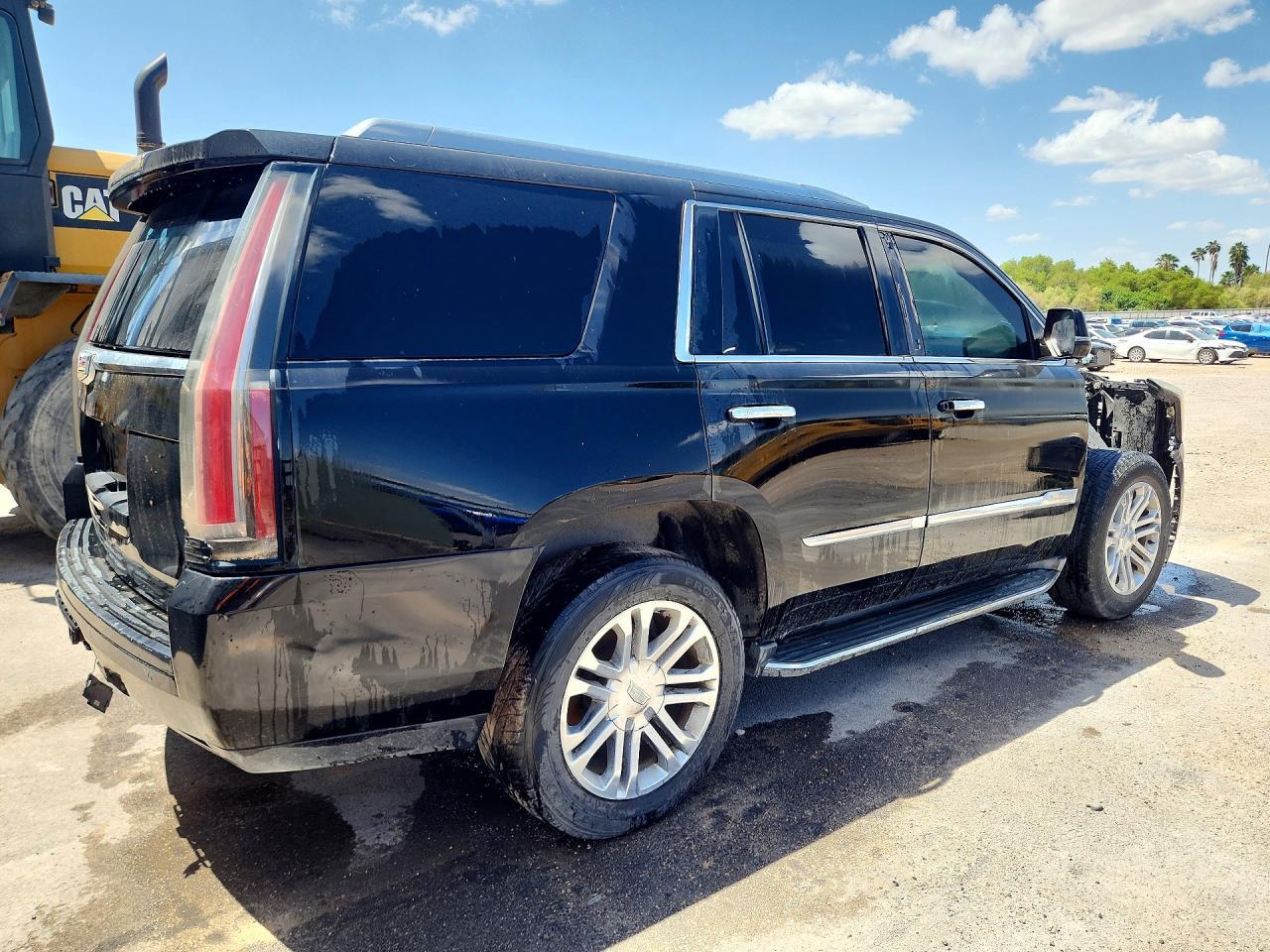 2016 Cadillac Escalade Luxury - Image 3