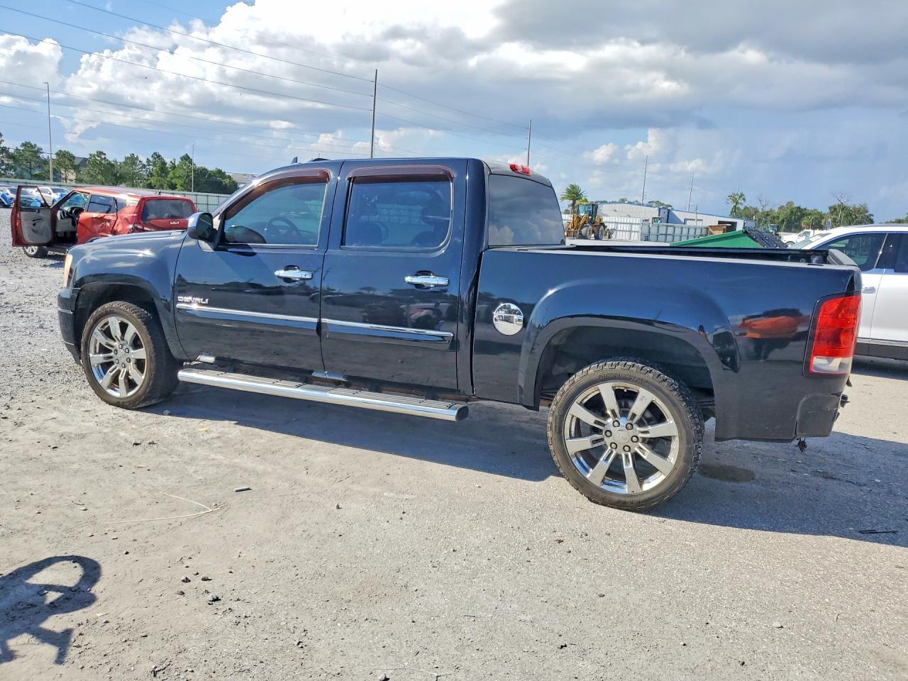 2012 GMC Sierra C1500 Denali - Image 2