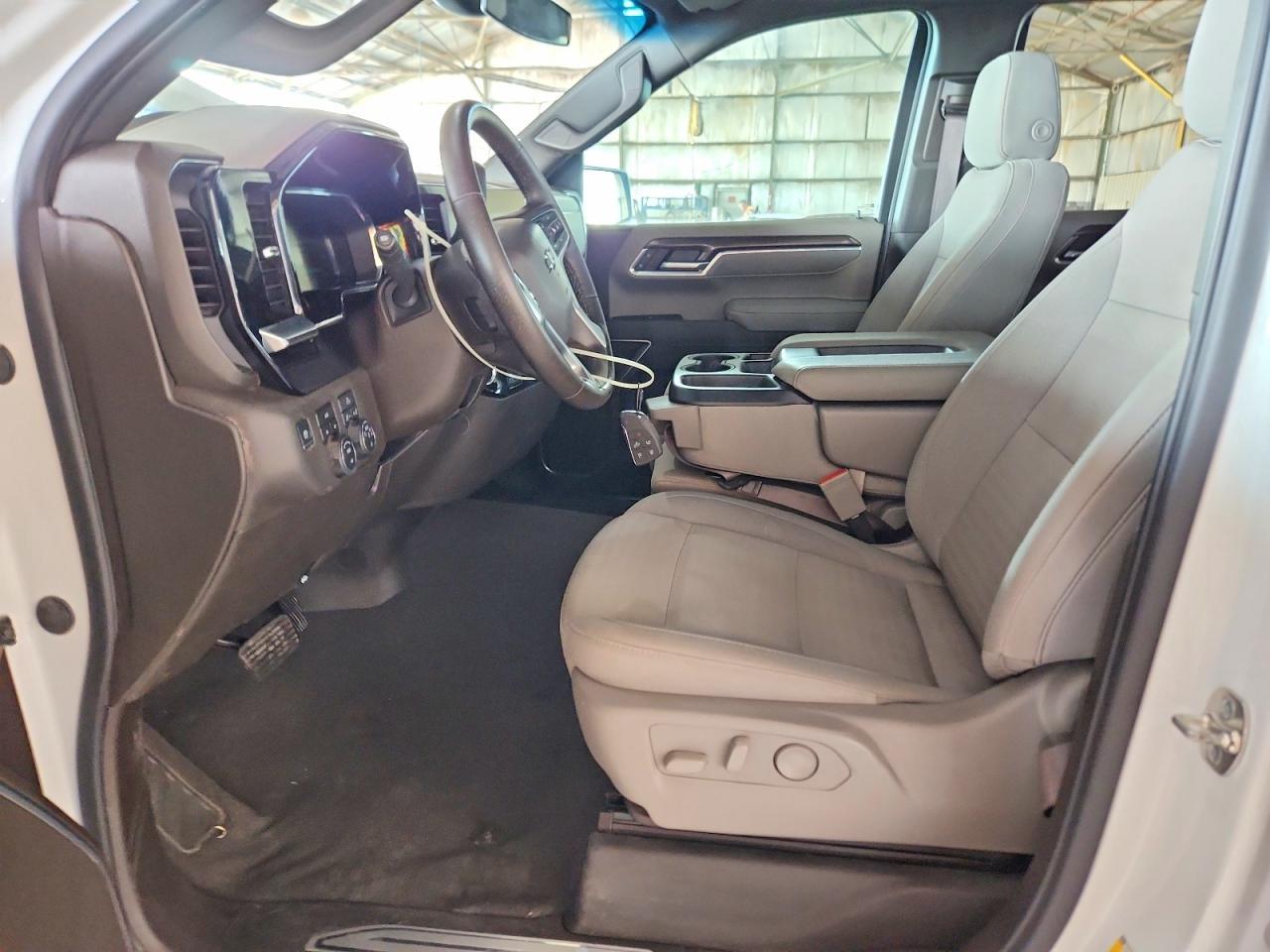 2026 Chevrolet Silverado K1500 Rst - Image 7