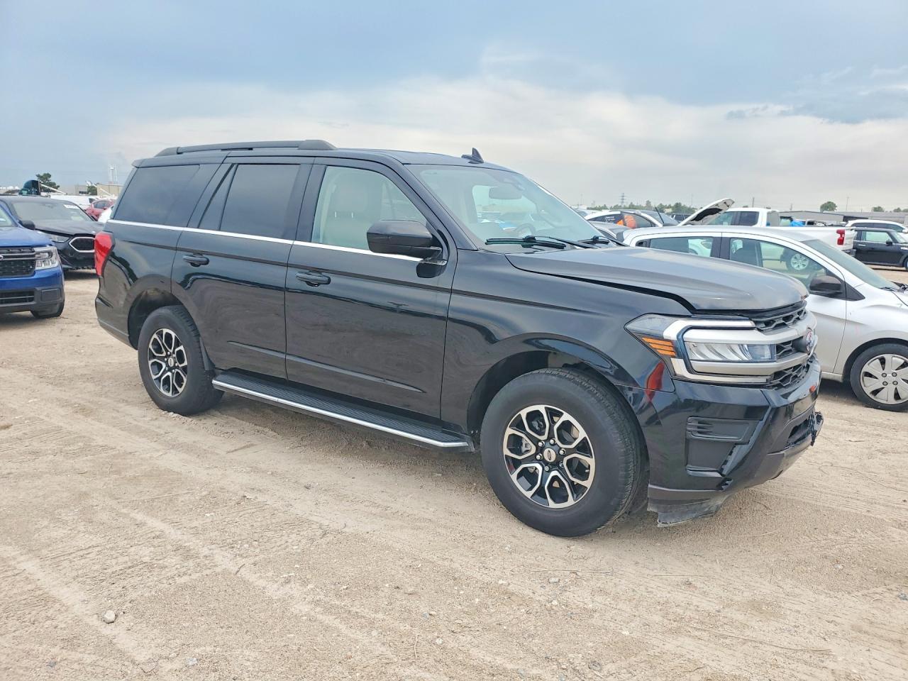 2023 Ford Expedition Xlt - Фото 4