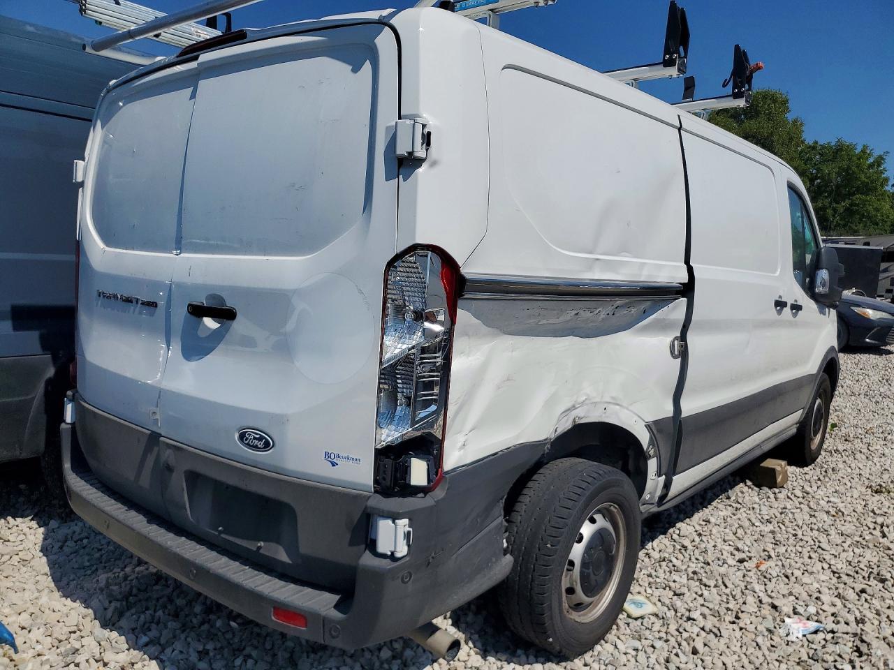 2026 Ford Transit T-250 - Фото 3