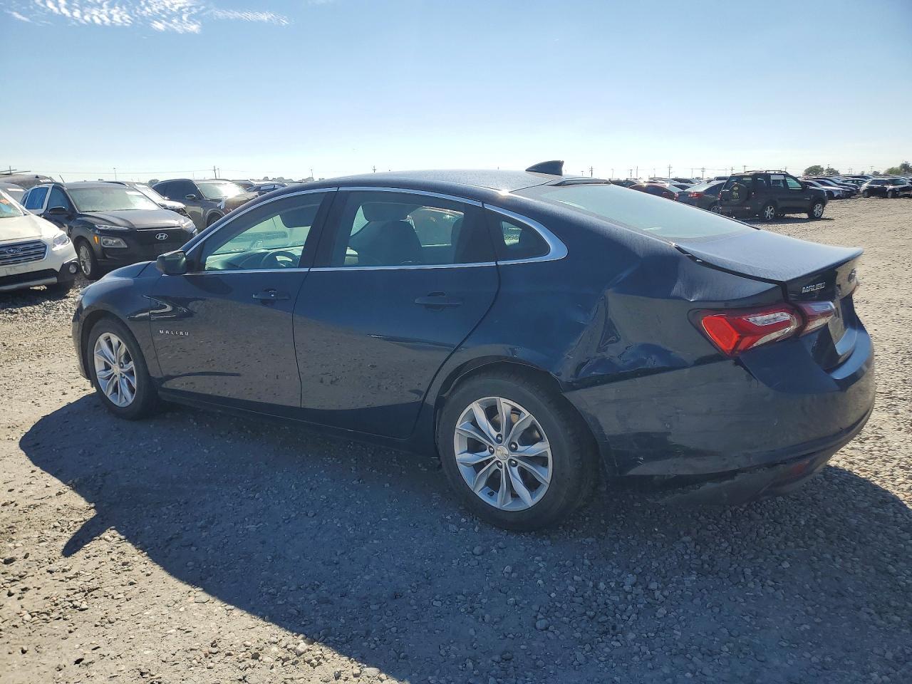 2022 Chevrolet Malibu Lt - Фото 2