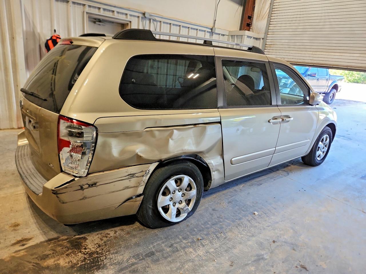 2008 Kia Sedona Lx - Image 3