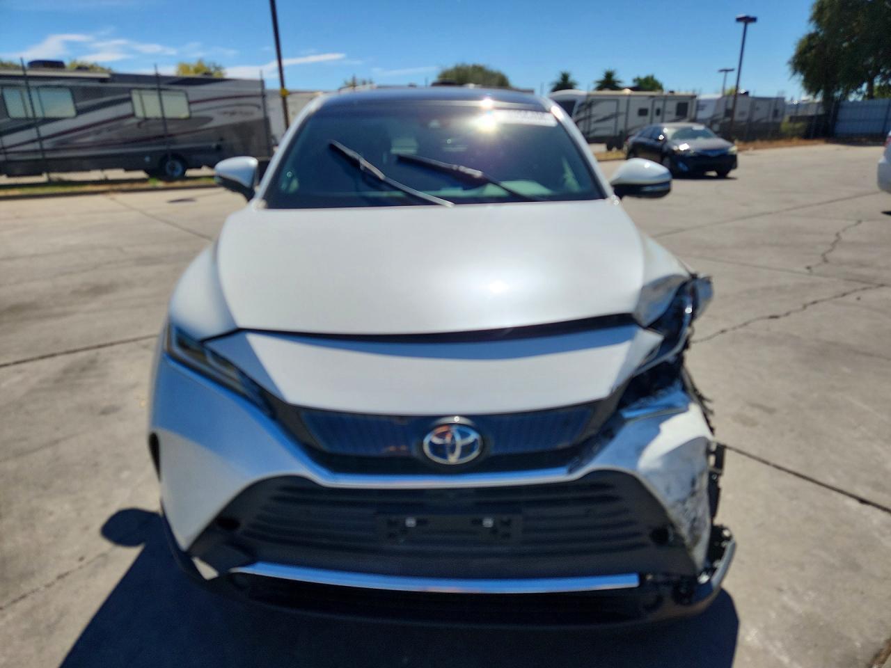 2021 Toyota Venza Limited - Image 5