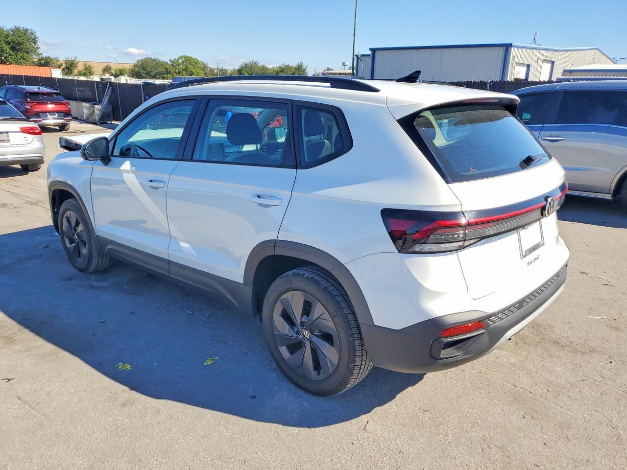 2025 Volkswagen Taos S - Фото 2