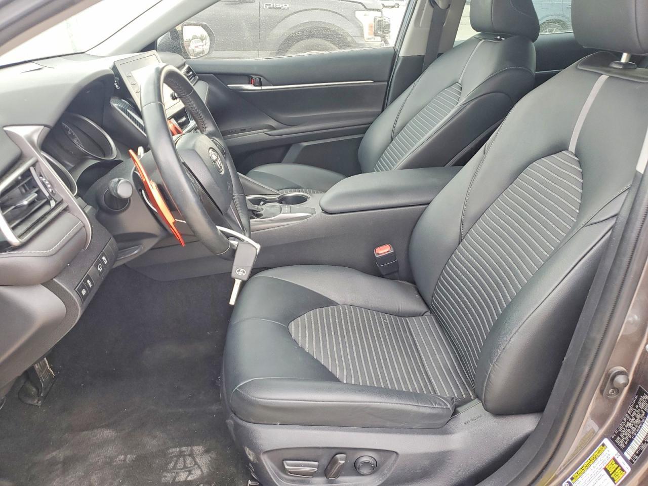 2023 Toyota Camry Se - Image 7