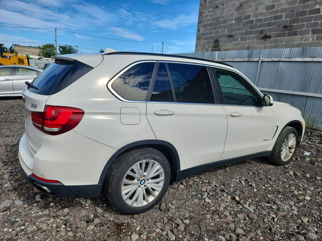 2015 BMW X5 xDrive50I - Фото 3