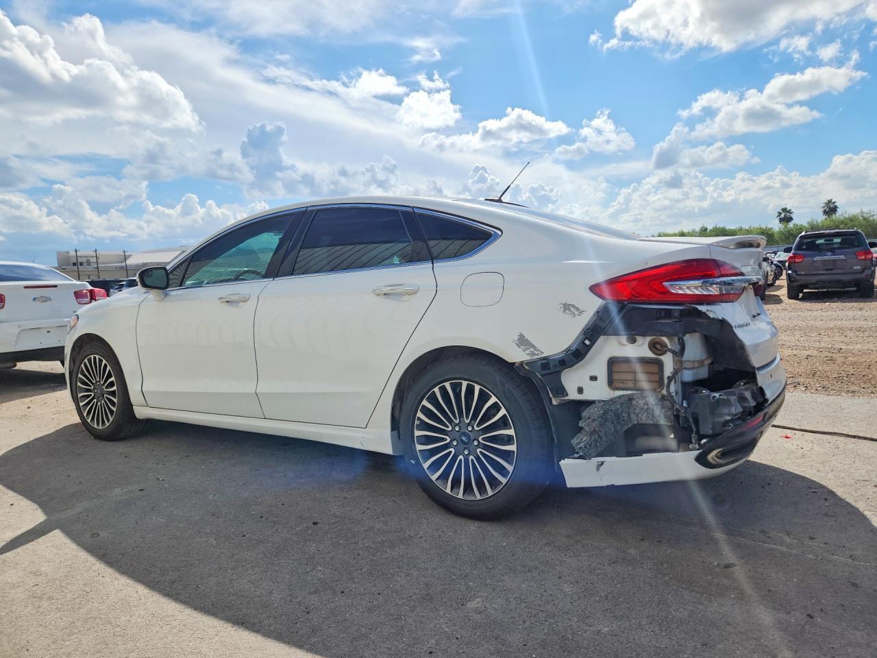2018 Ford Fusion Titanium/Platinum - Image 2