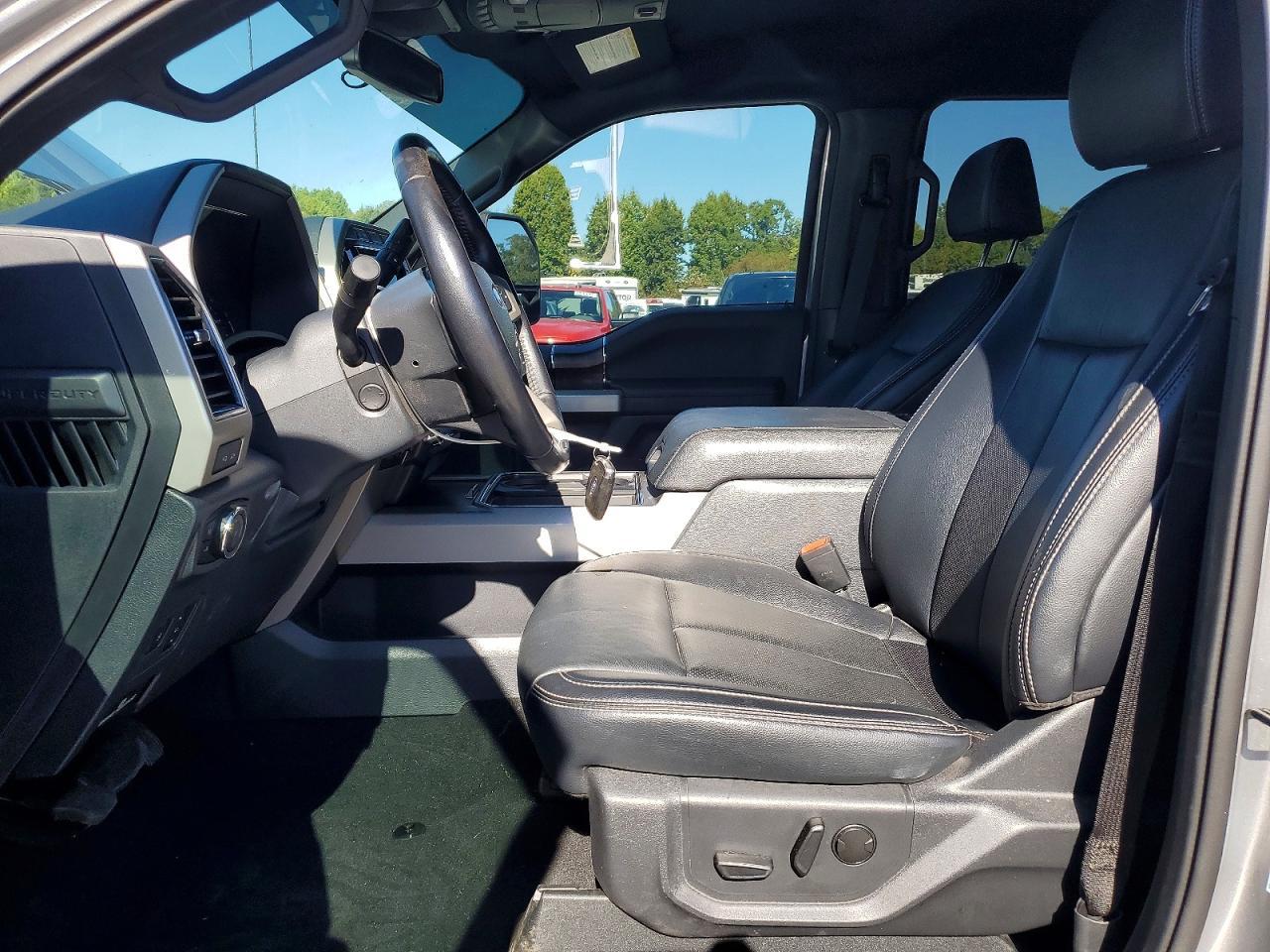 2022 Ford F250 Super Duty - Фото 7