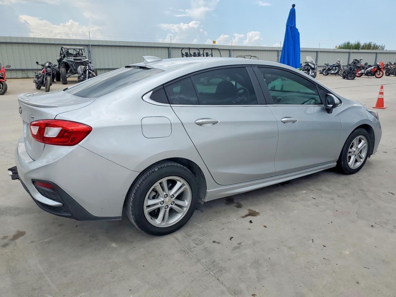 2017 Chevrolet Cruze Lt - Фото 3