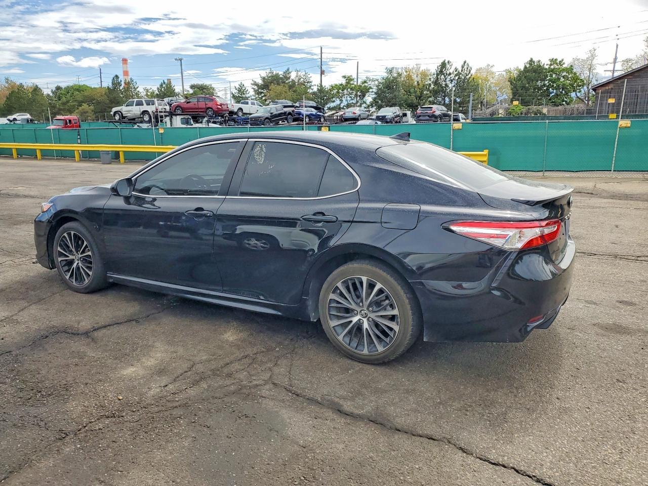 2019 Toyota Camry Se - Image 2
