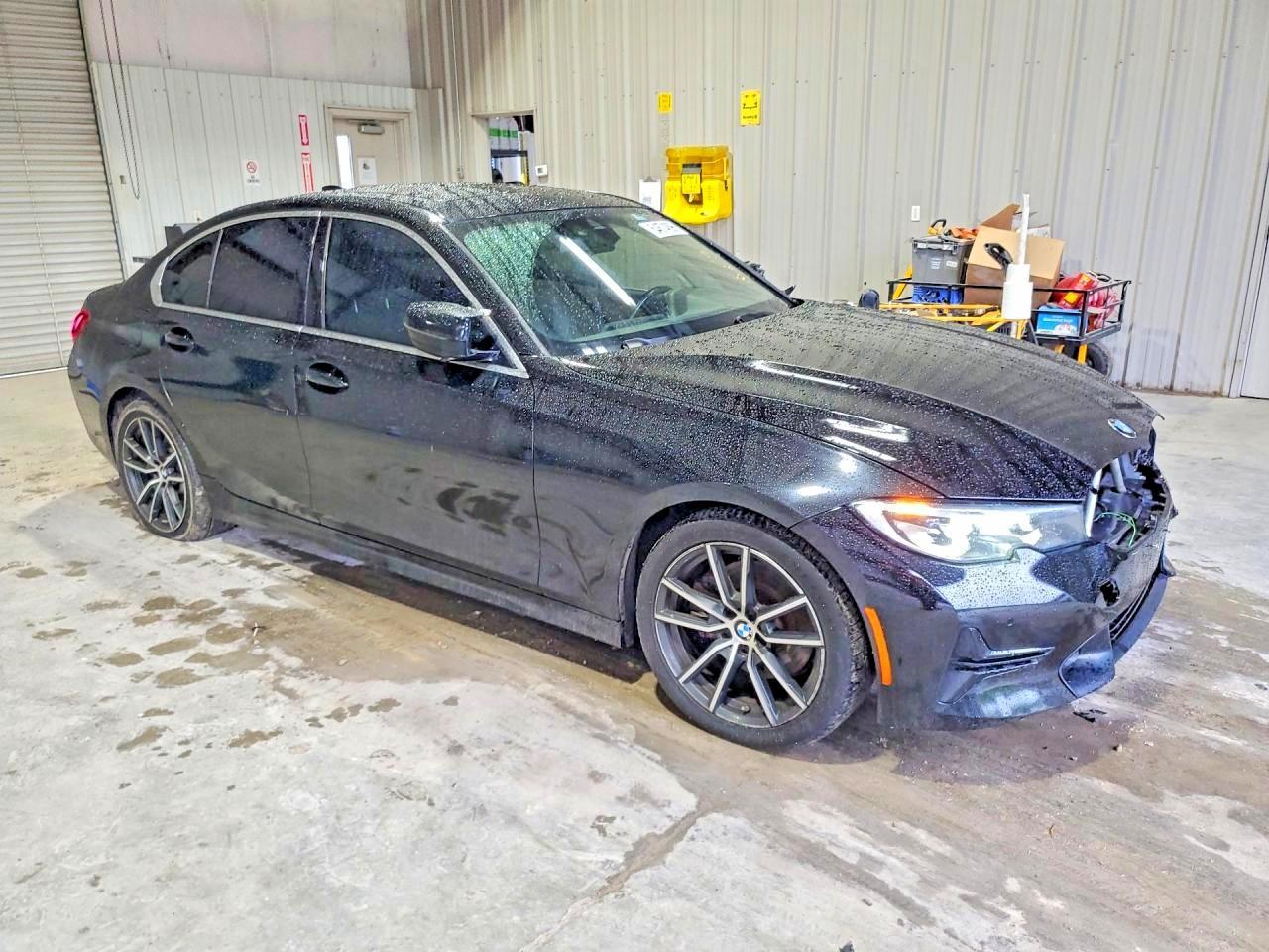 2019 BMW 330I - Фото 4