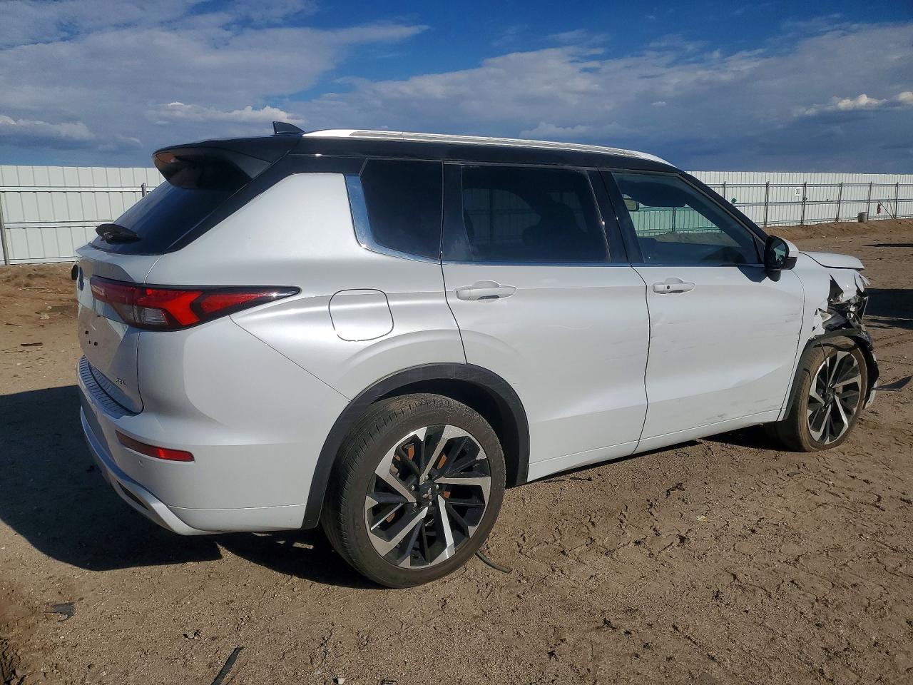 2024 Mitsubishi Outlander Sel - Фото 3