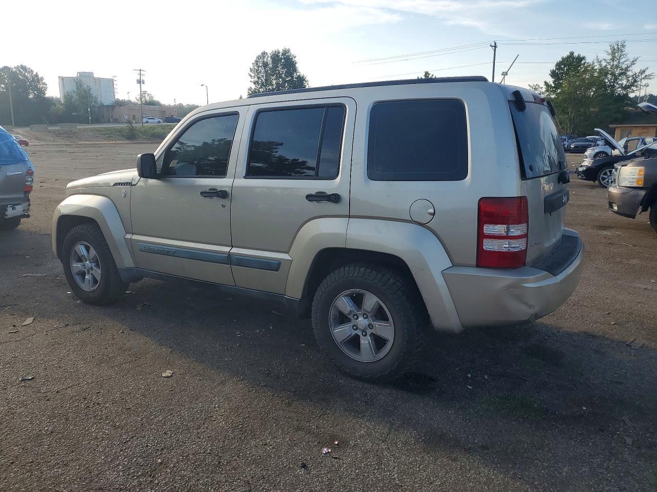 2010 Jeep Liberty Sport - Image 2