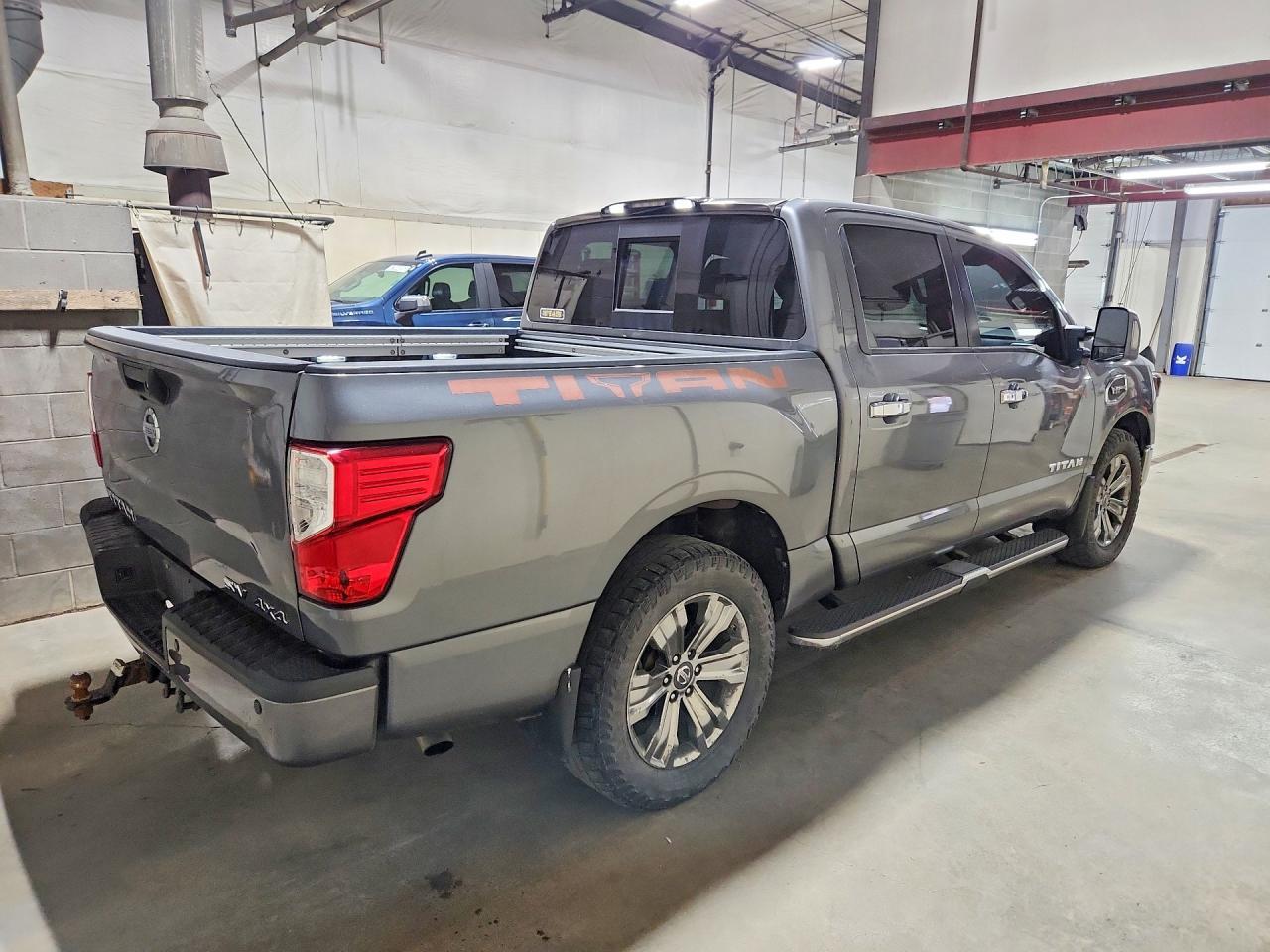 2017 Nissan Titan S - Фото 3