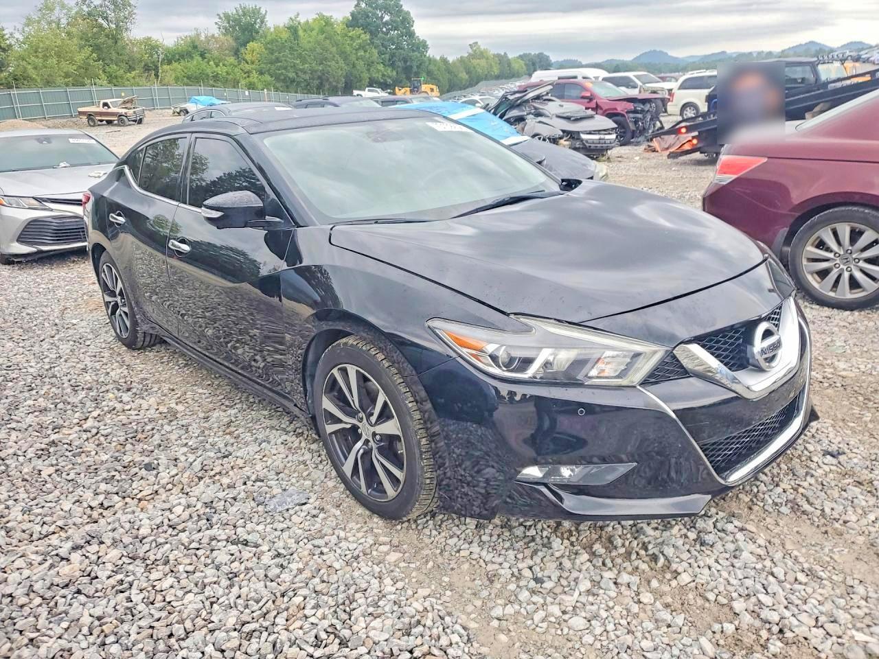 2017 Nissan Maxima Platinum - Image 4