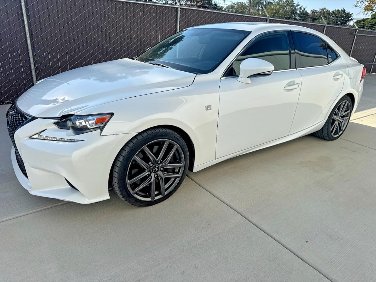 2016 Lexus Is 200T - Фото 2
