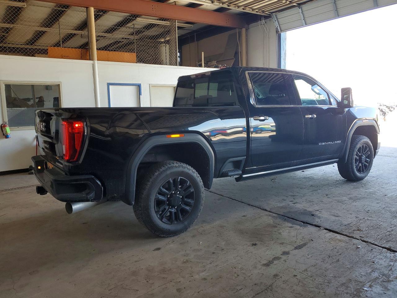 2023 GMC Sierra K2500 Denali - Фото 3