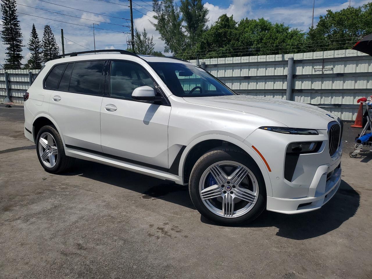 2025 BMW X7 Alpina Xb7 - Image 4