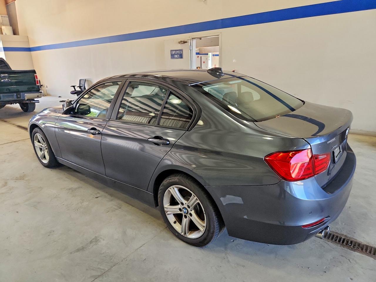 2015 BMW 328 Xi Sulev - Image 2