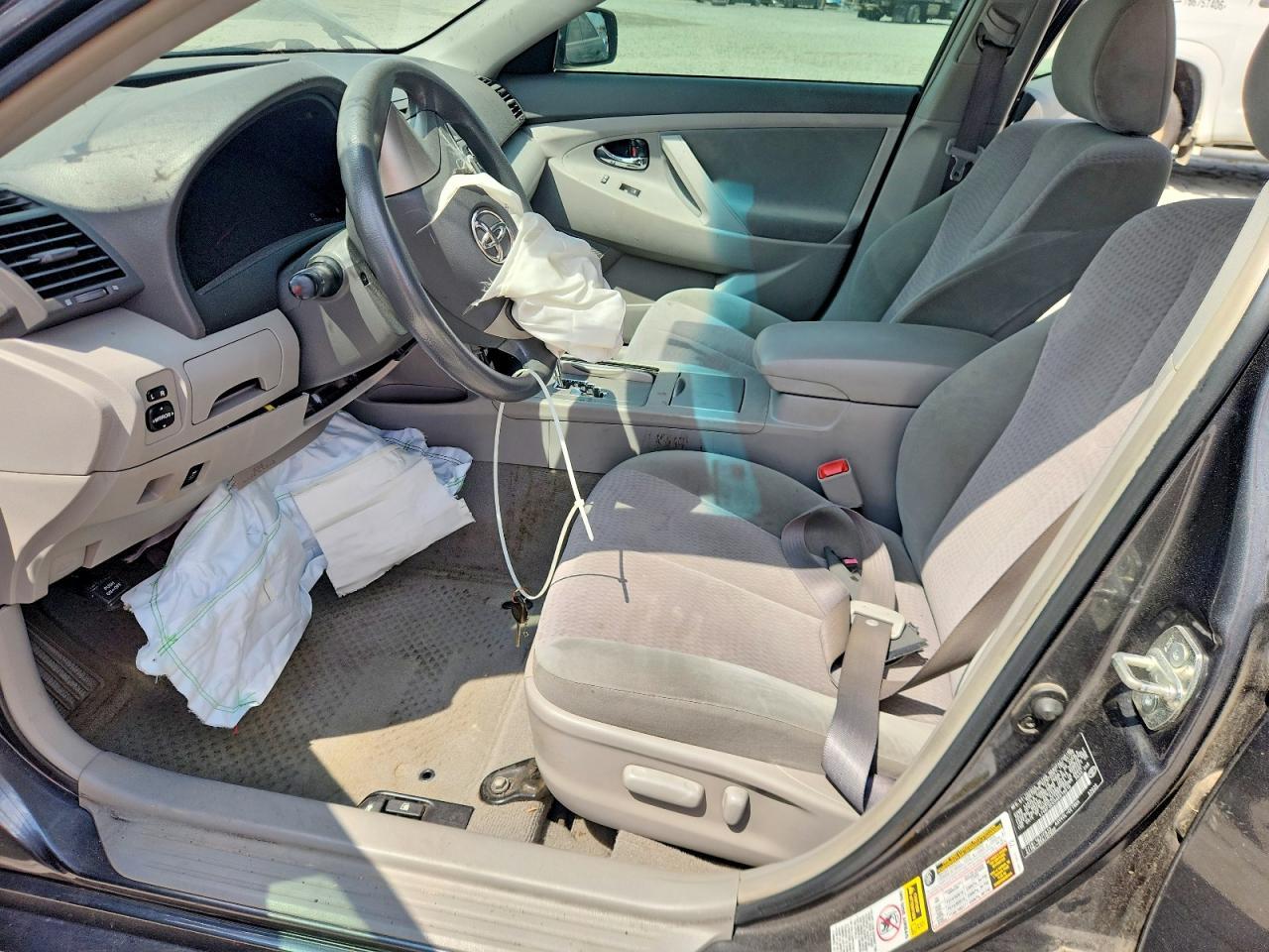 2010 Toyota Camry Le - Фото 7