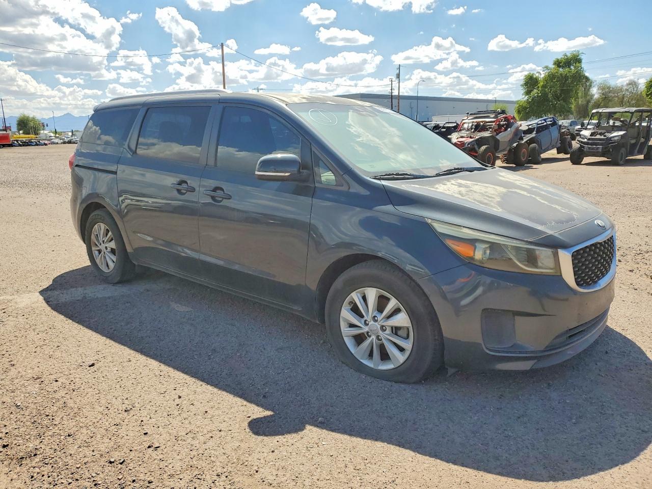 2016 Kia Sedona Lx - Фото 4