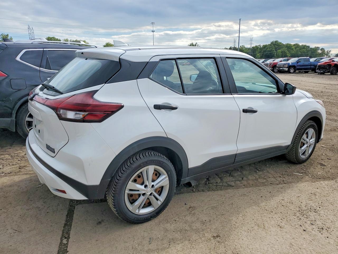 2024 Nissan Kicks S - Фото 3