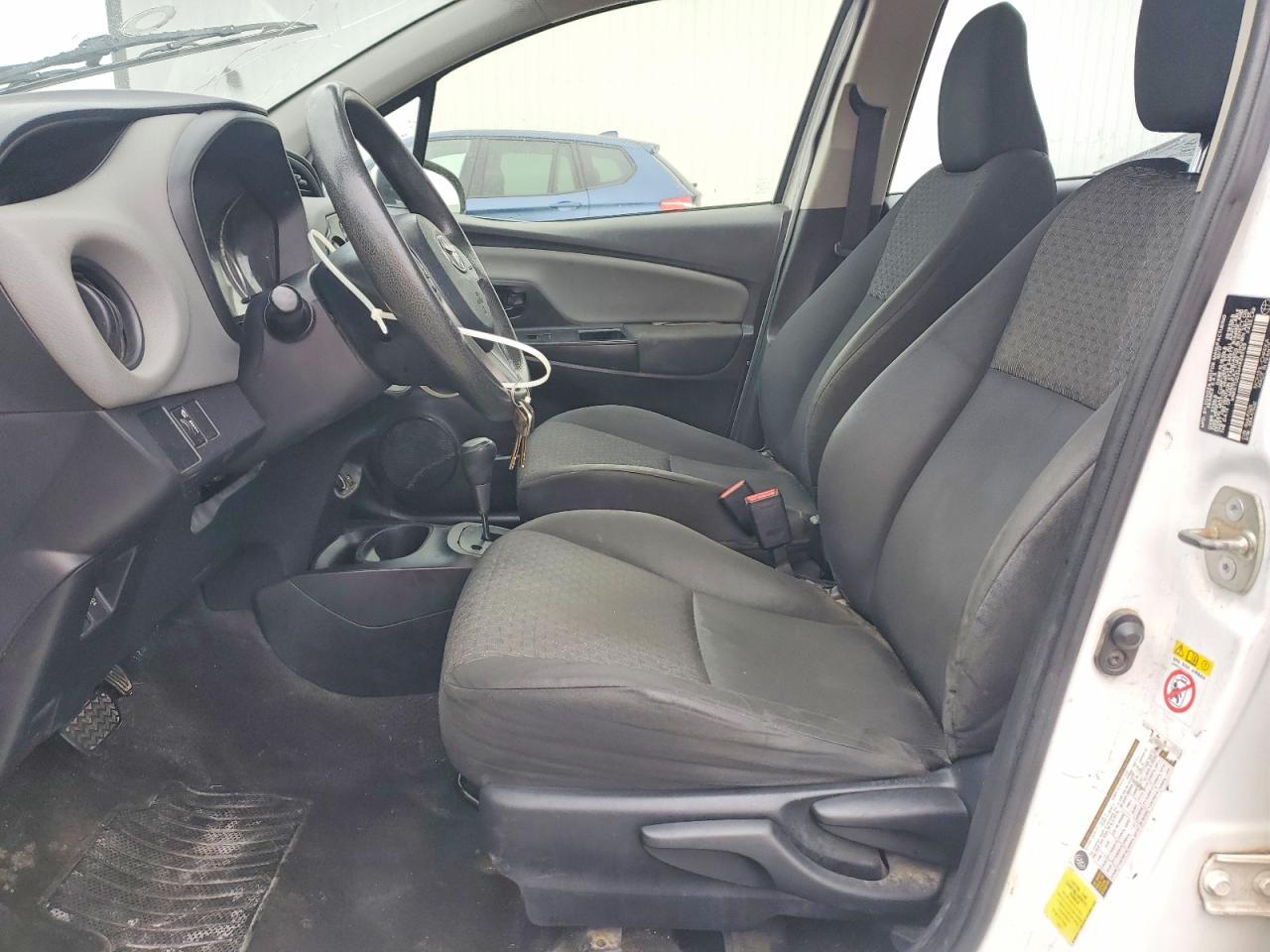 2017 Toyota Yaris 5-Door L Fleet - Image 7