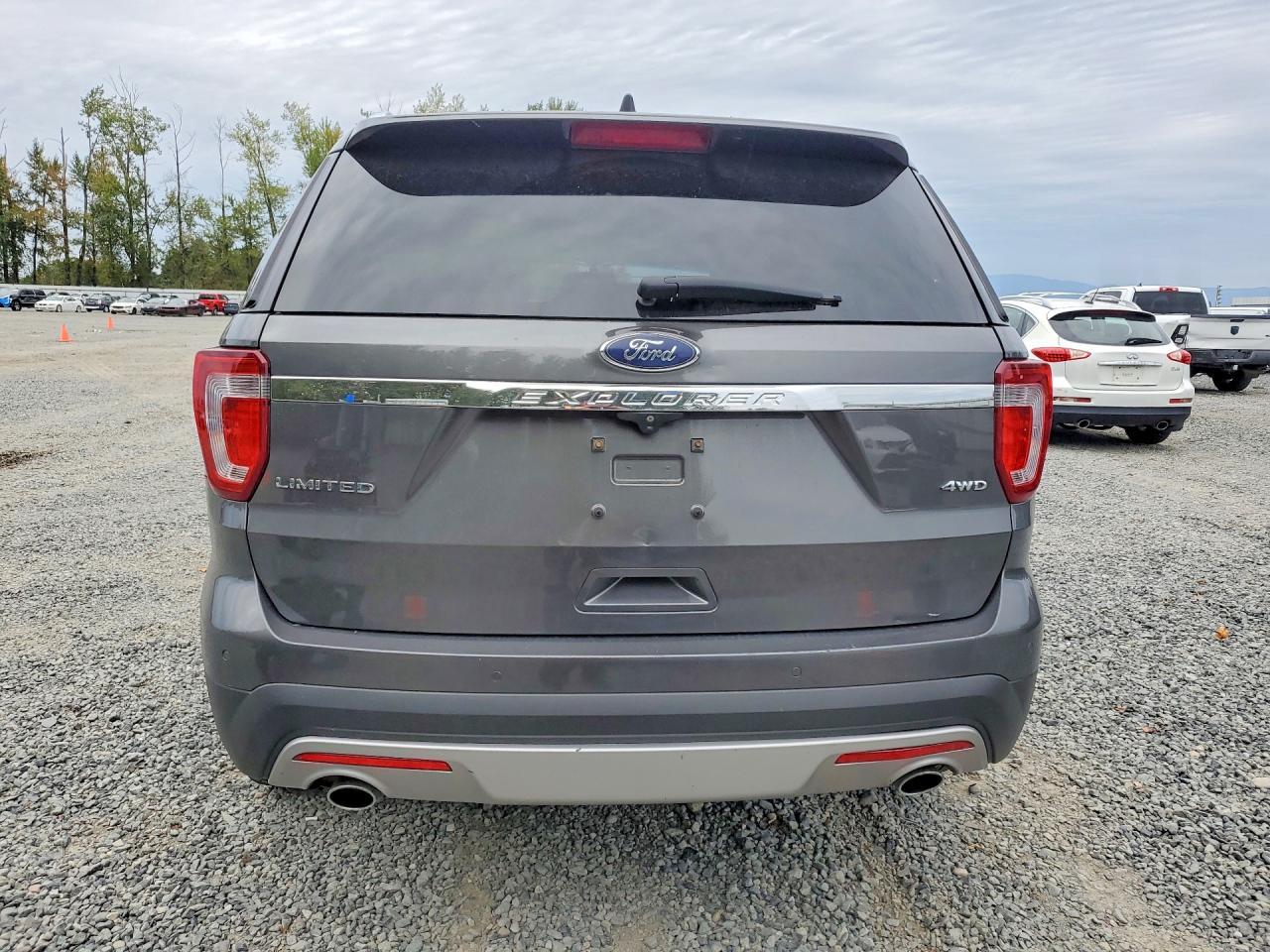 2016 Ford Explorer Limited - Image 6