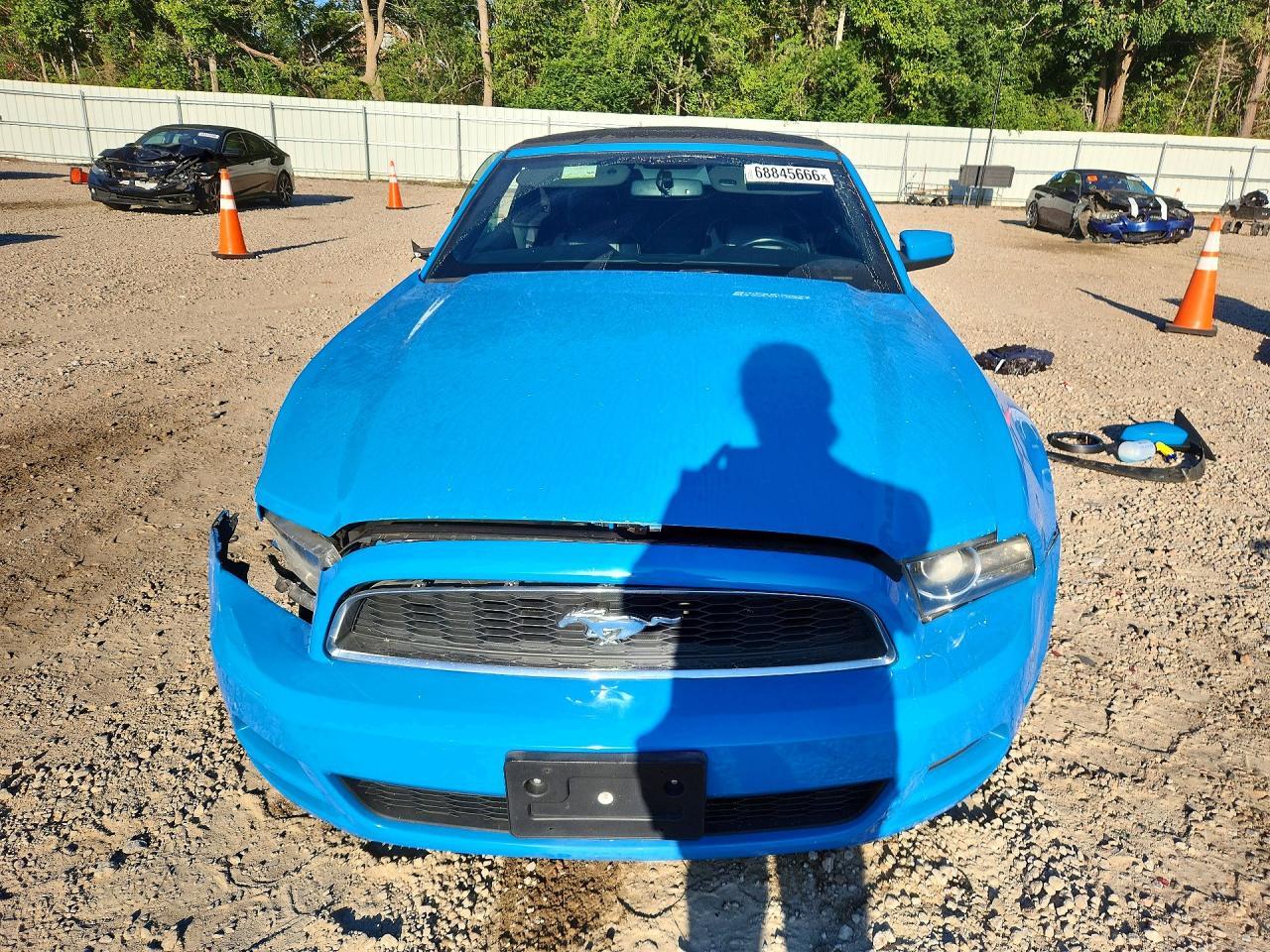 2013 Ford Mustang - Image 5