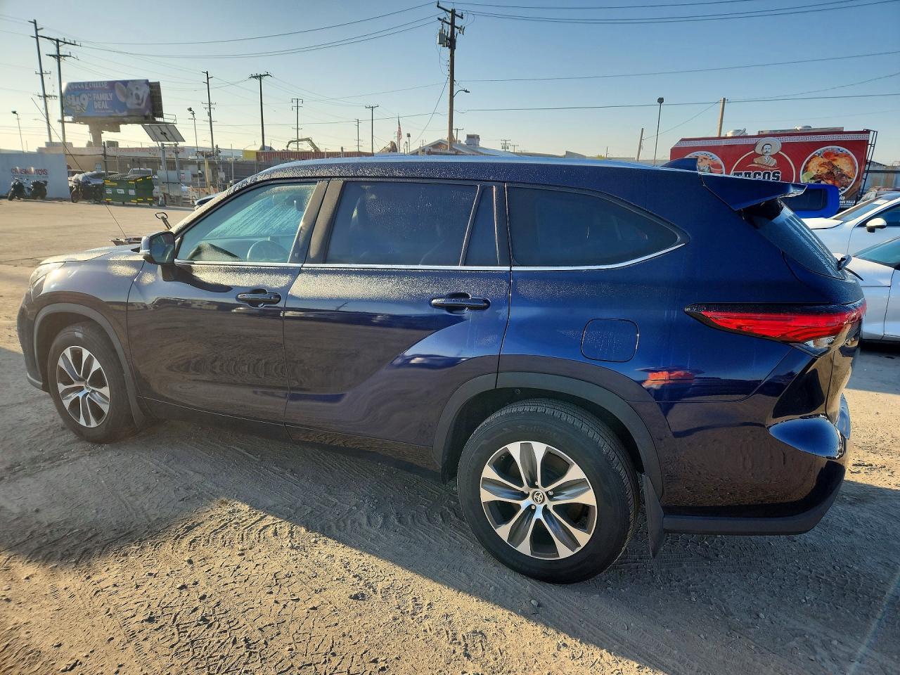 2021 Toyota Highlander Xle - Фото 2