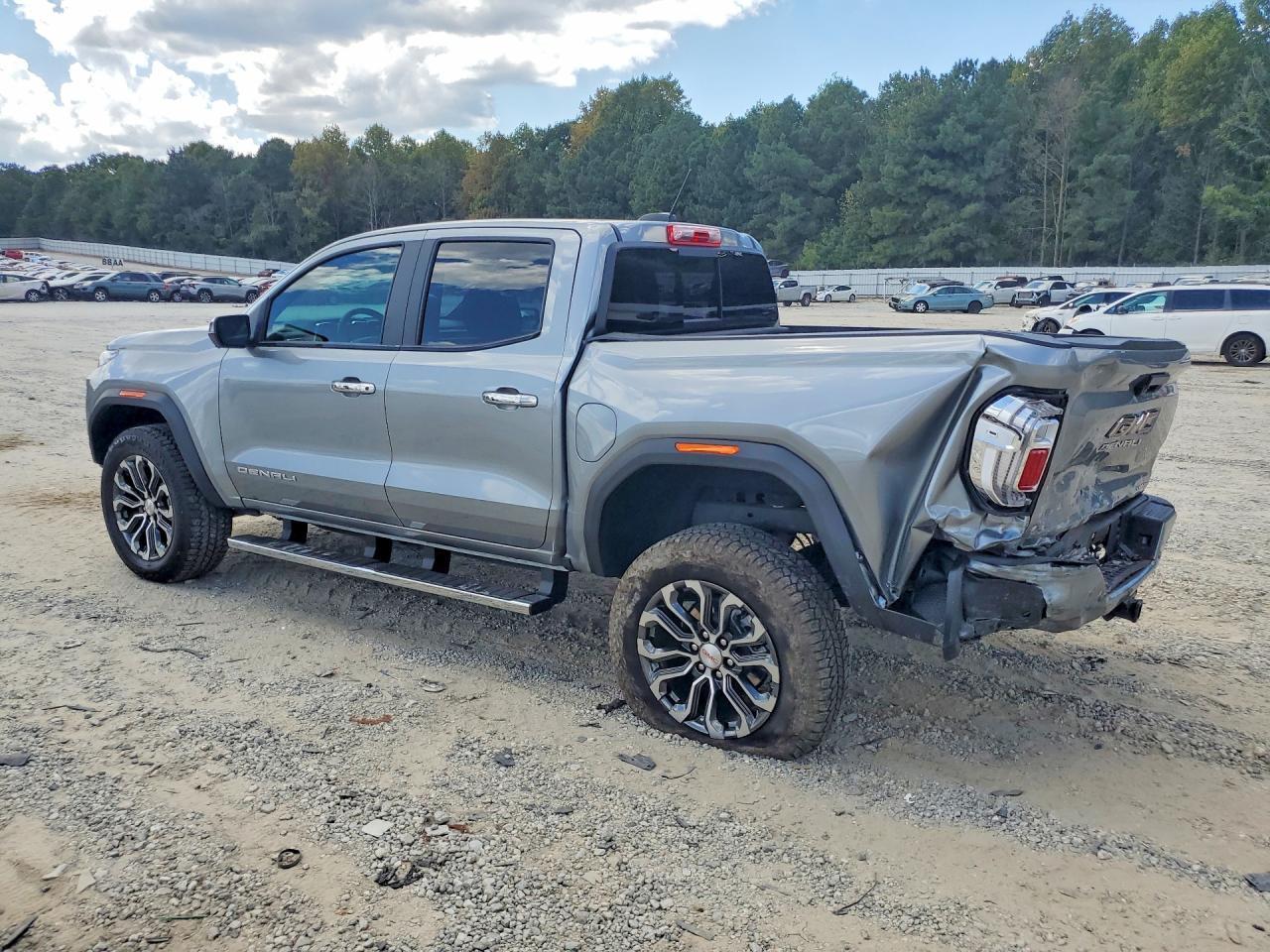 2025 GMC Canyon Denali - Фото 2