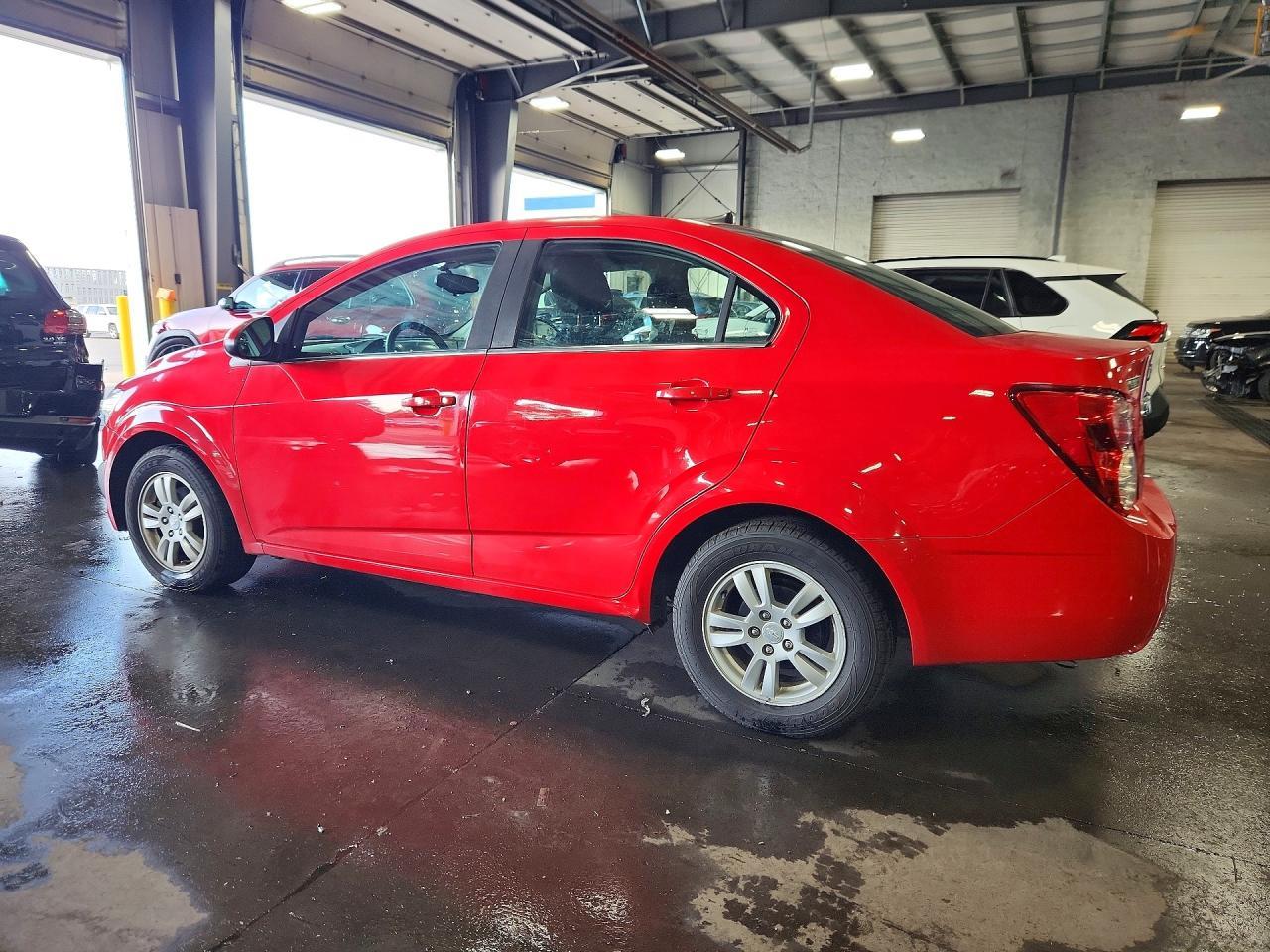2014 Chevrolet Sonic Lt - Фото 2