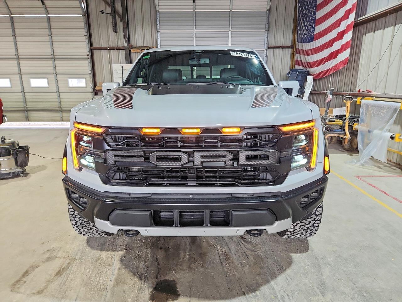 2025 Ford F150 Raptor - Фото 5