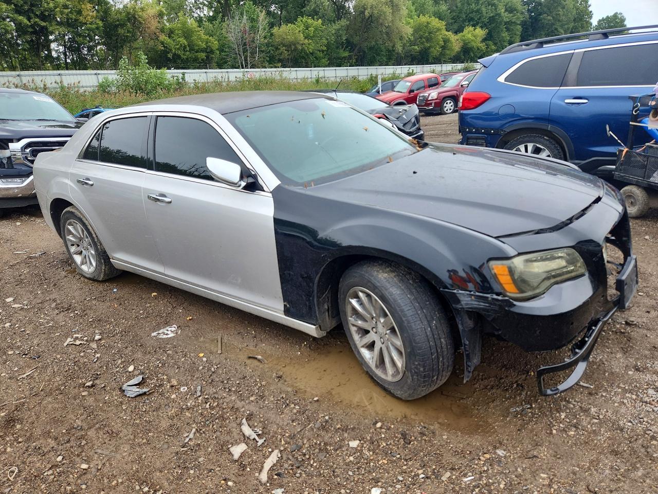 2012 Chrysler 300 Limited - Фото 4