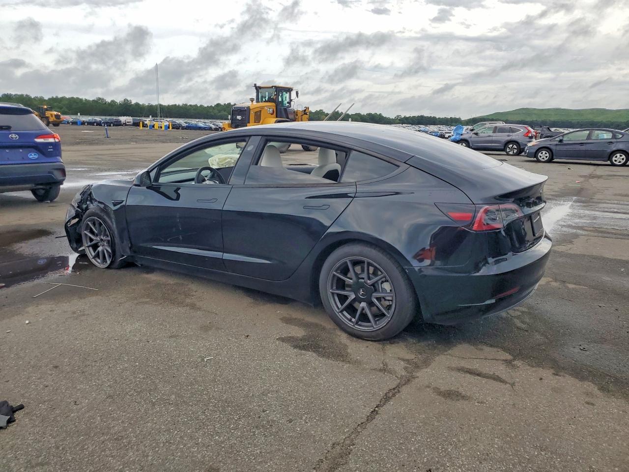 2023 Tesla Model 3 - Image 2