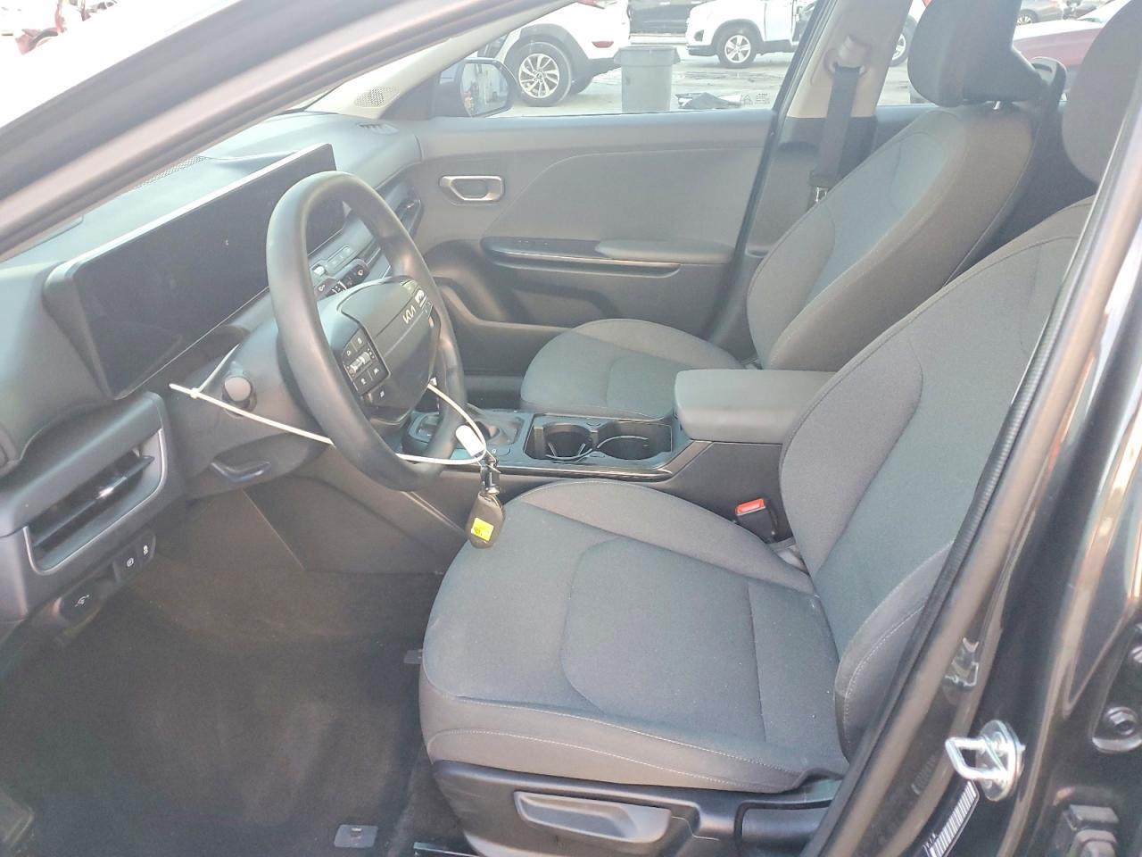 2025 Kia K4 Lxs - Image 7