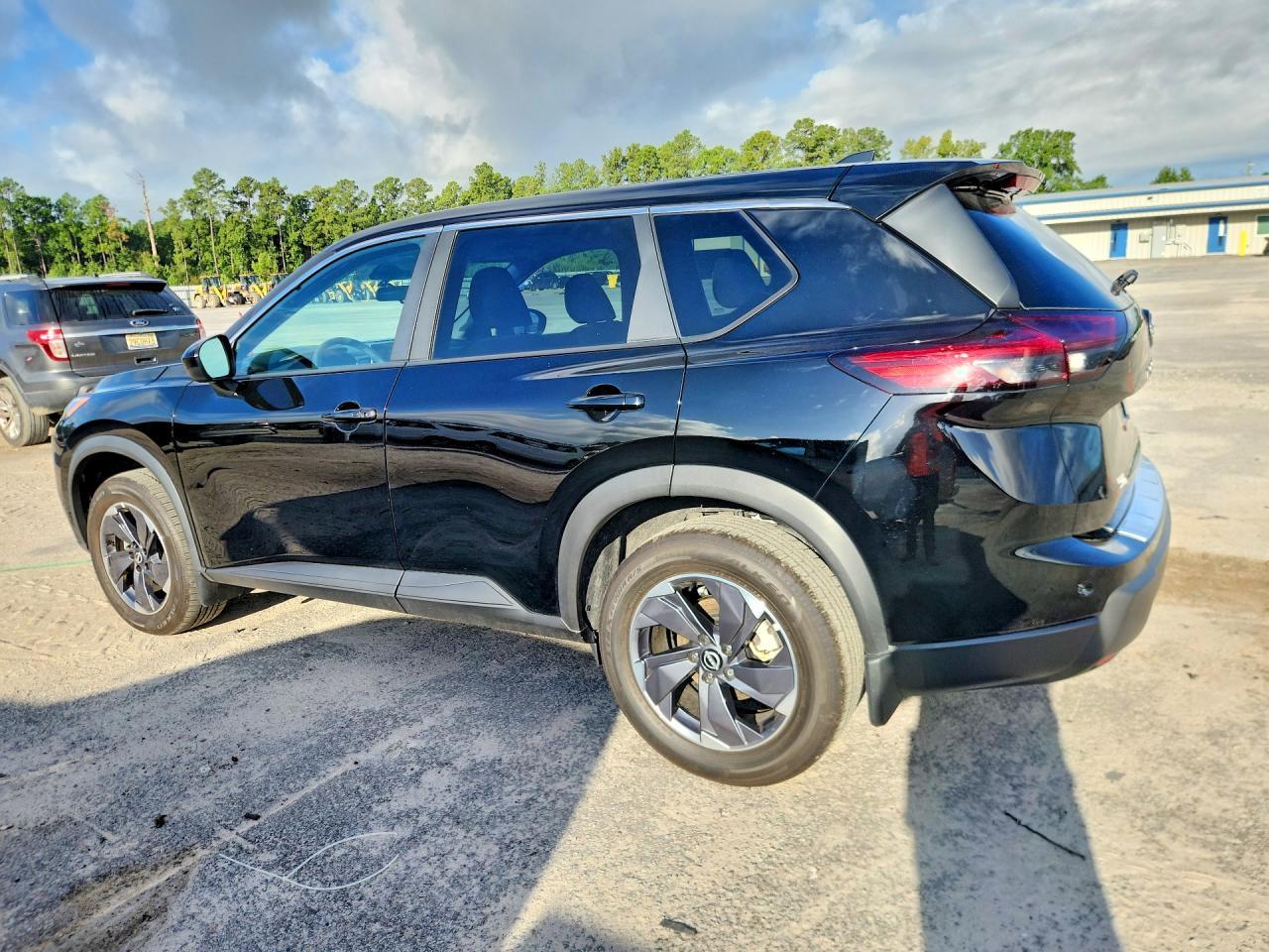 2025 Nissan Rogue Sv - Фото 2