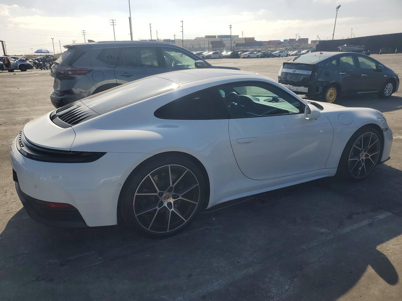 2025 Porsche 911 Carrera - Фото 3