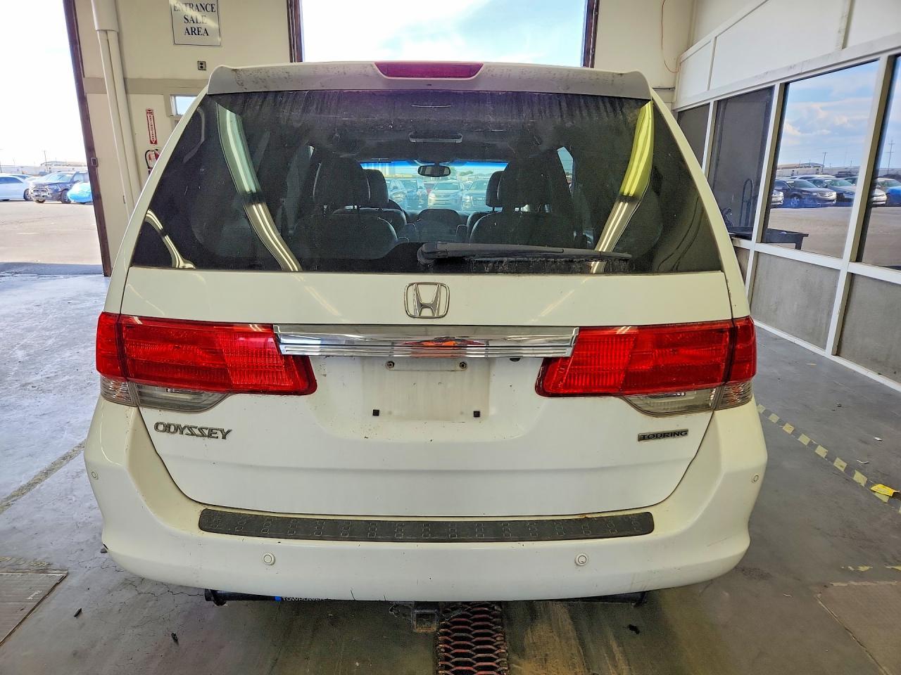 2010 Honda Odyssey Touring - Image 6