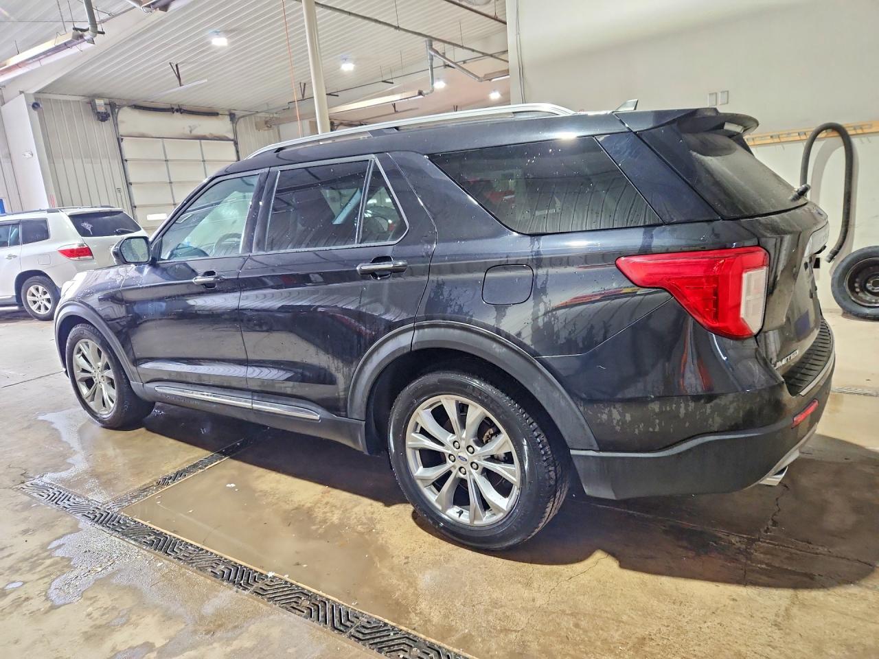 2024 Ford Explorer Limited - Image 2